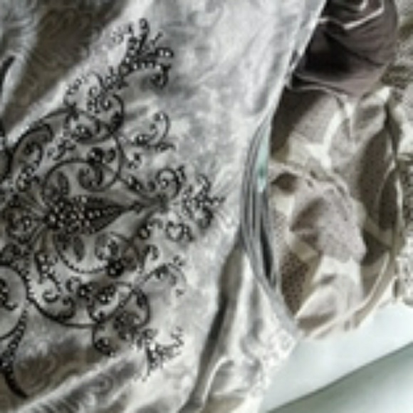 Tee - Picture 1 of 1